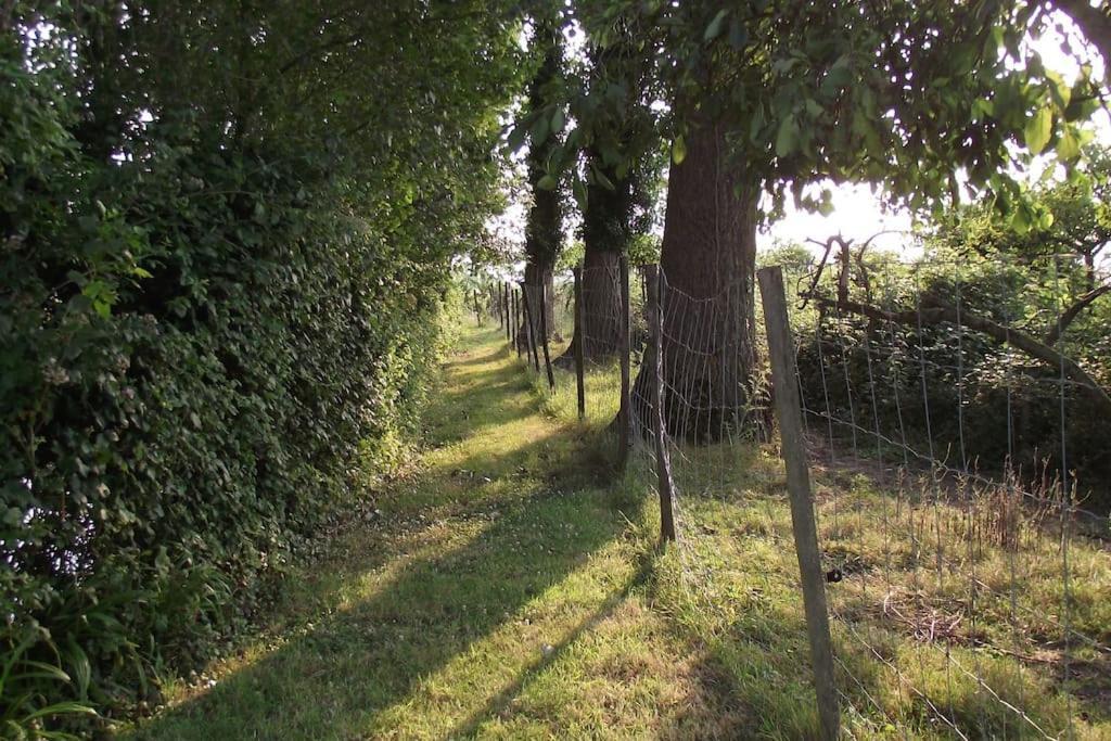 Au Pied Du Frene Séjour à la ferme *