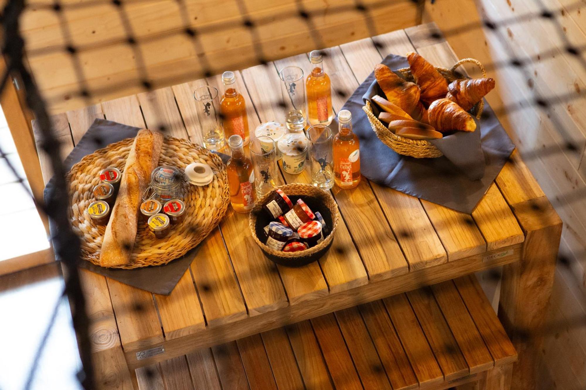Farm stay Au Pied Du Frene