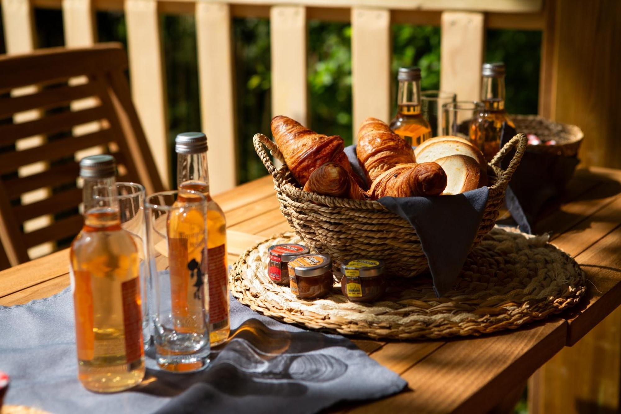 Au Pied Du Frene Farm stay